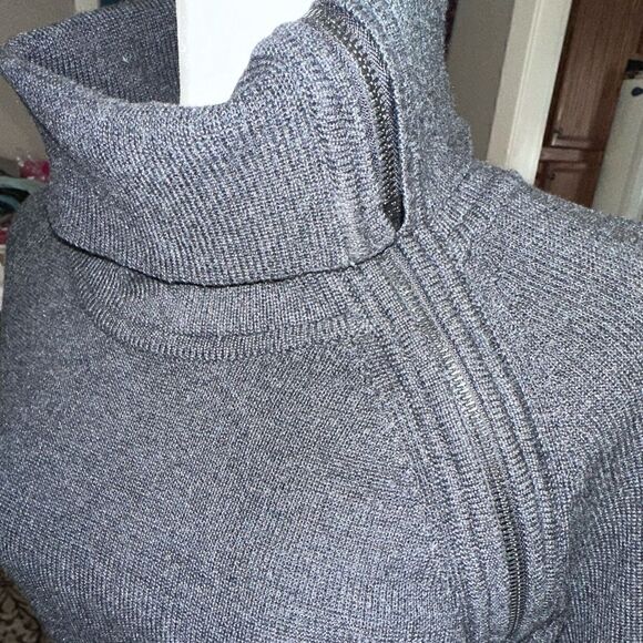 Calvin Klein Short Sleeve Sweater Dress w/ Zipper Accent Size Medium - Picture 4 of 6